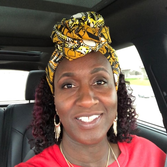 Meet your Posher, Mary - Picture 2 of 2